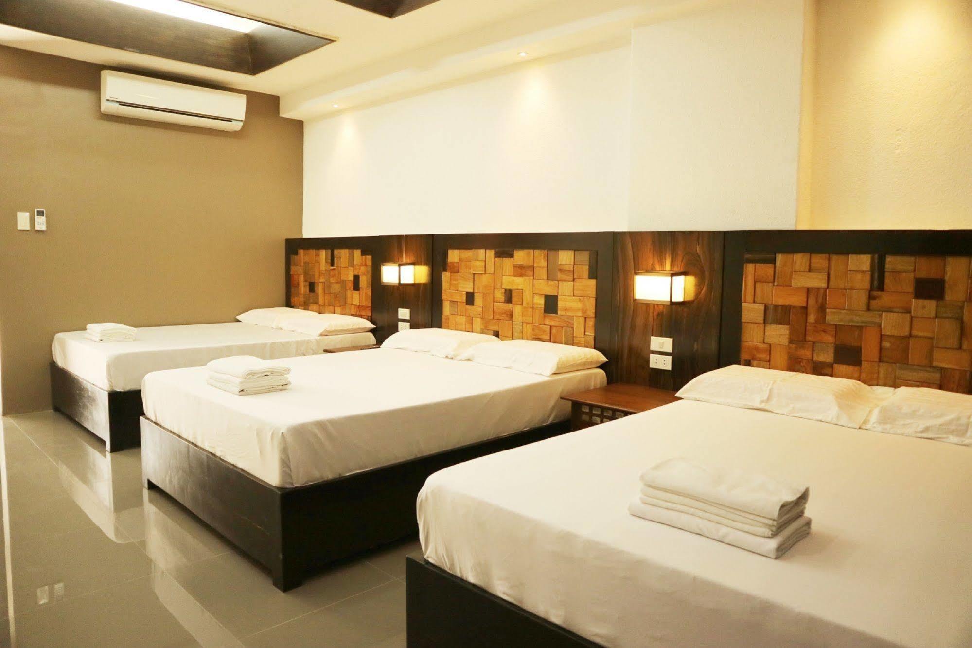 Westgate Hotel Laoag Exterior photo